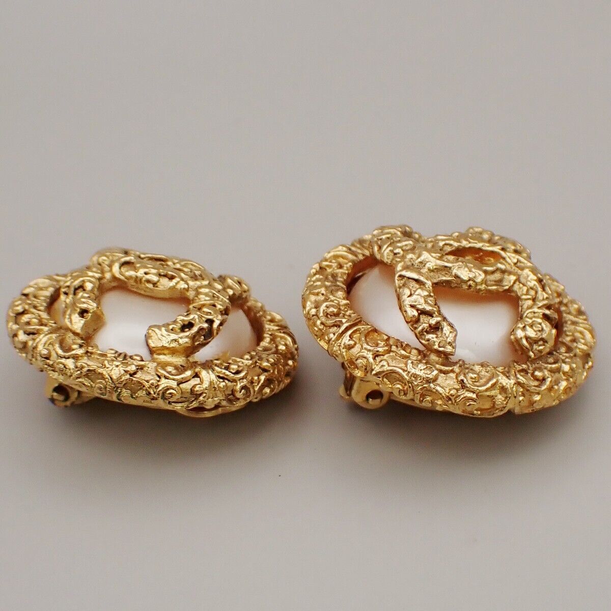 Chanel Vintage CC Logo Round Clip-on Metal with Crystals