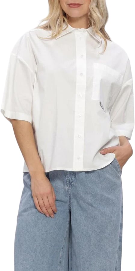 witte blouse logo achter