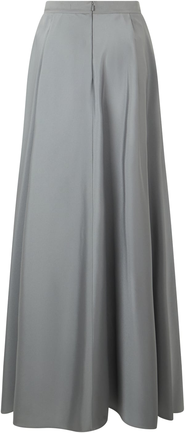 Long elegant gray skirt, comfort and style assured