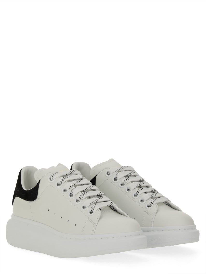 OVERSIZED SNEAKER