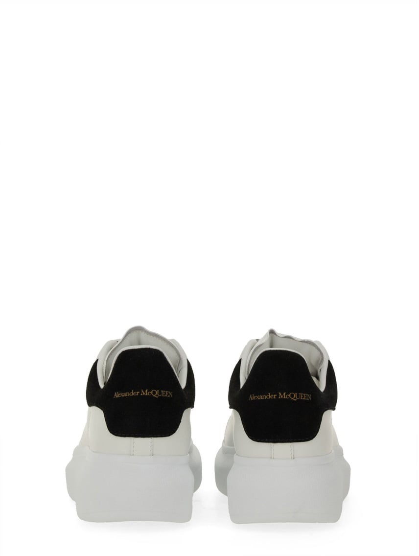 OVERSIZED SNEAKER