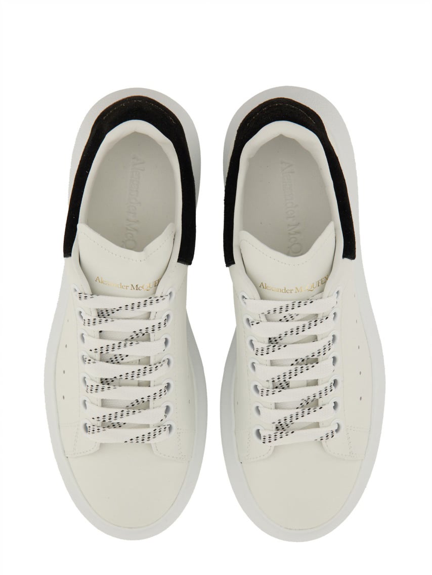 OVERSIZED SNEAKER