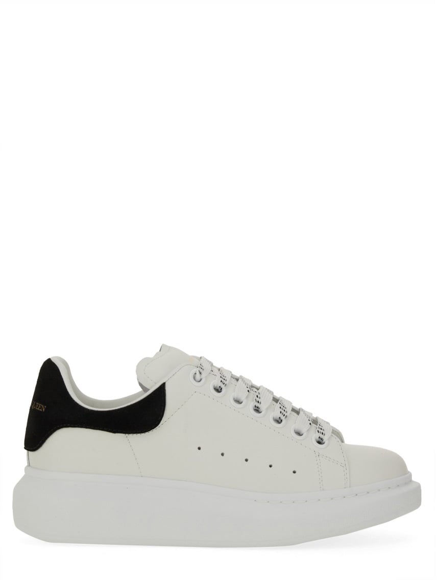 OVERSIZED SNEAKER