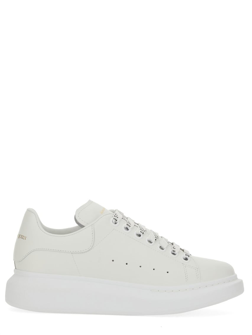 OVERSIZED SNEAKER