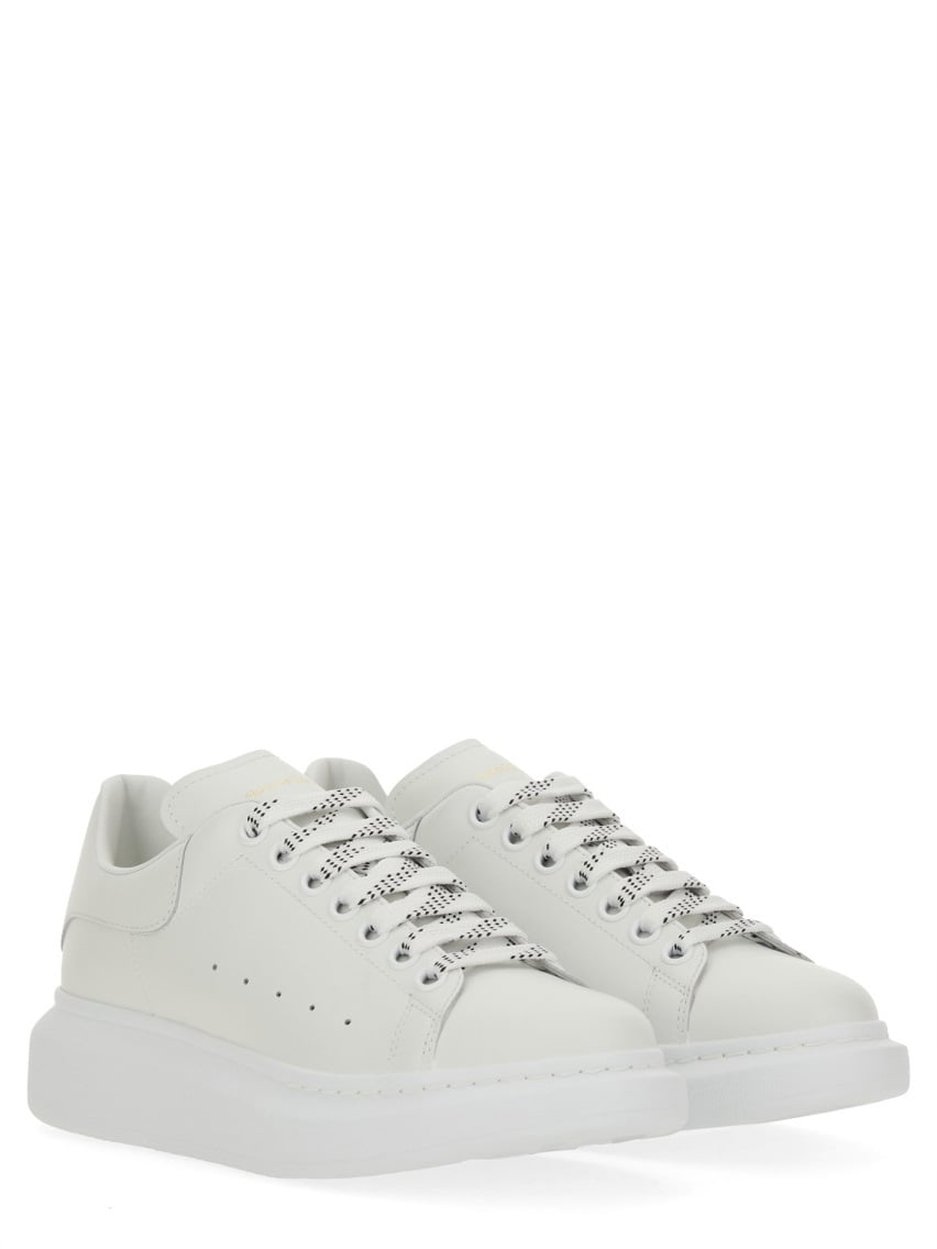 OVERSIZED SNEAKER