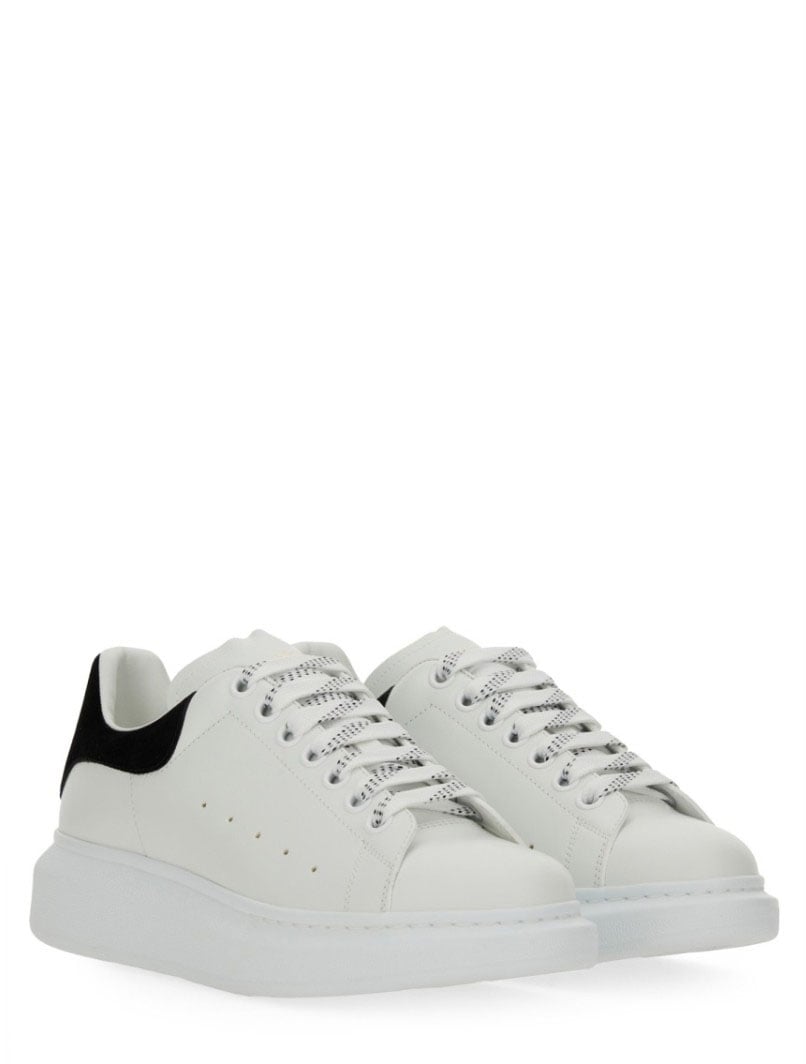 Oversized Sneaker