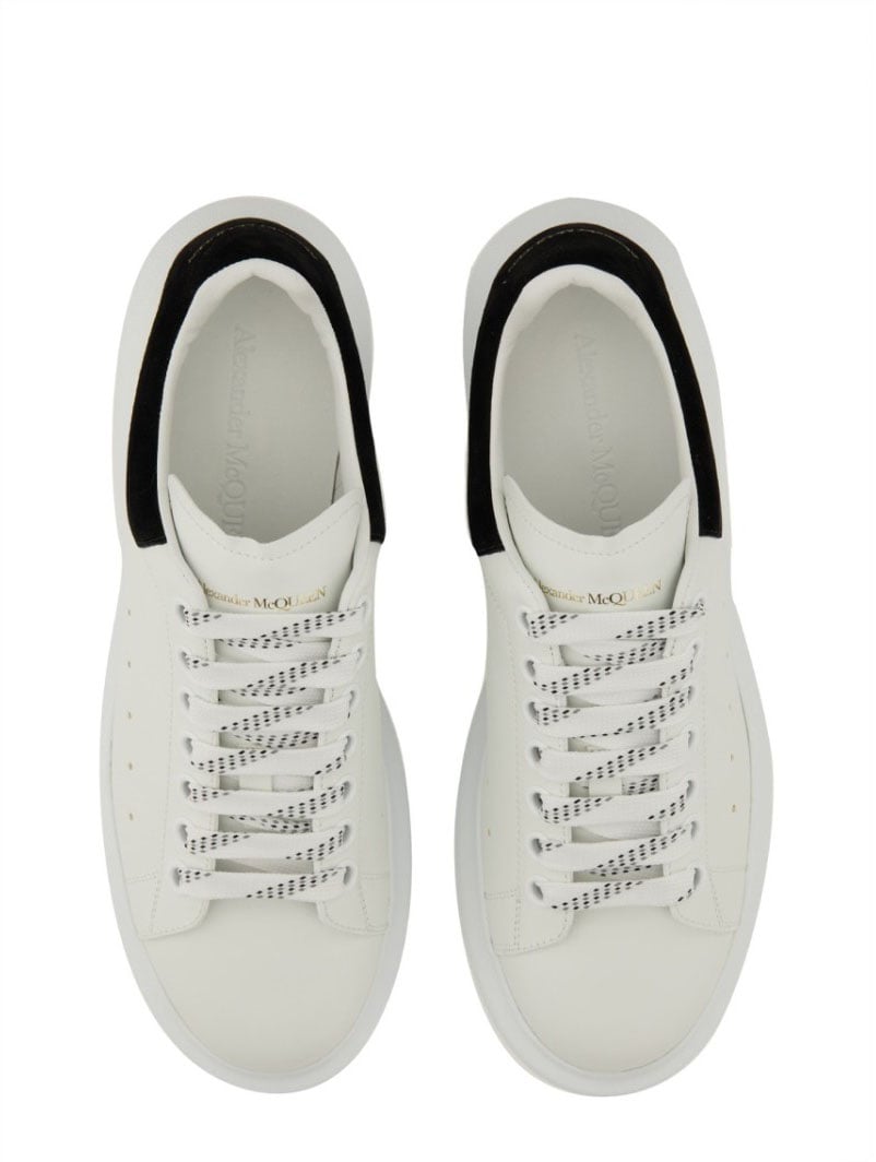 Oversized Sneaker