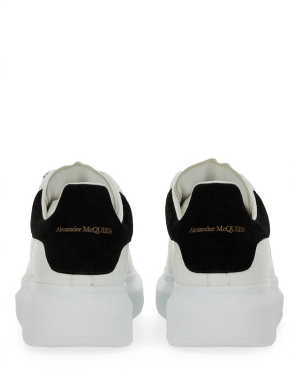 Oversized Sneaker