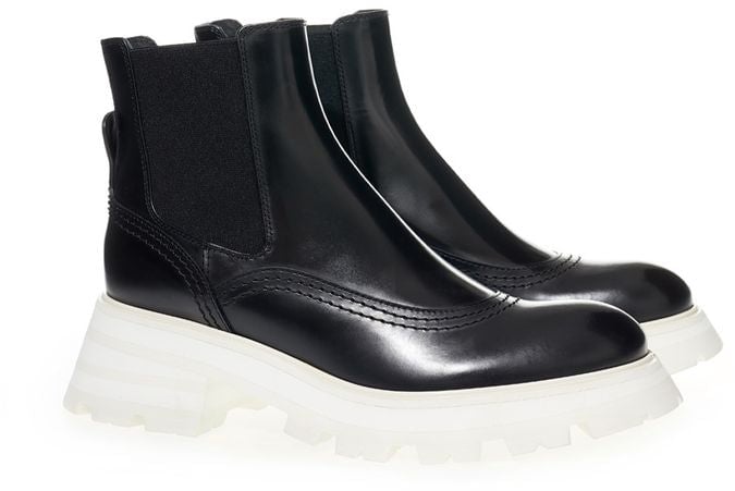 Alexander McQueen Black Leather Chelsea Boots