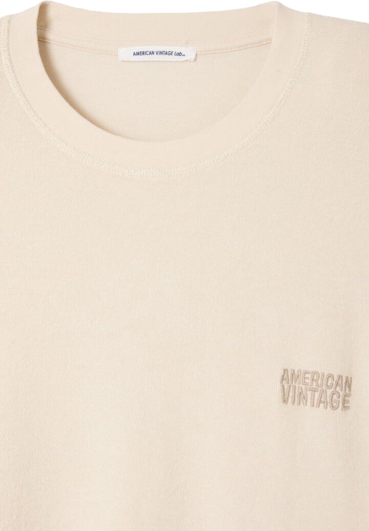 t-shirt beige