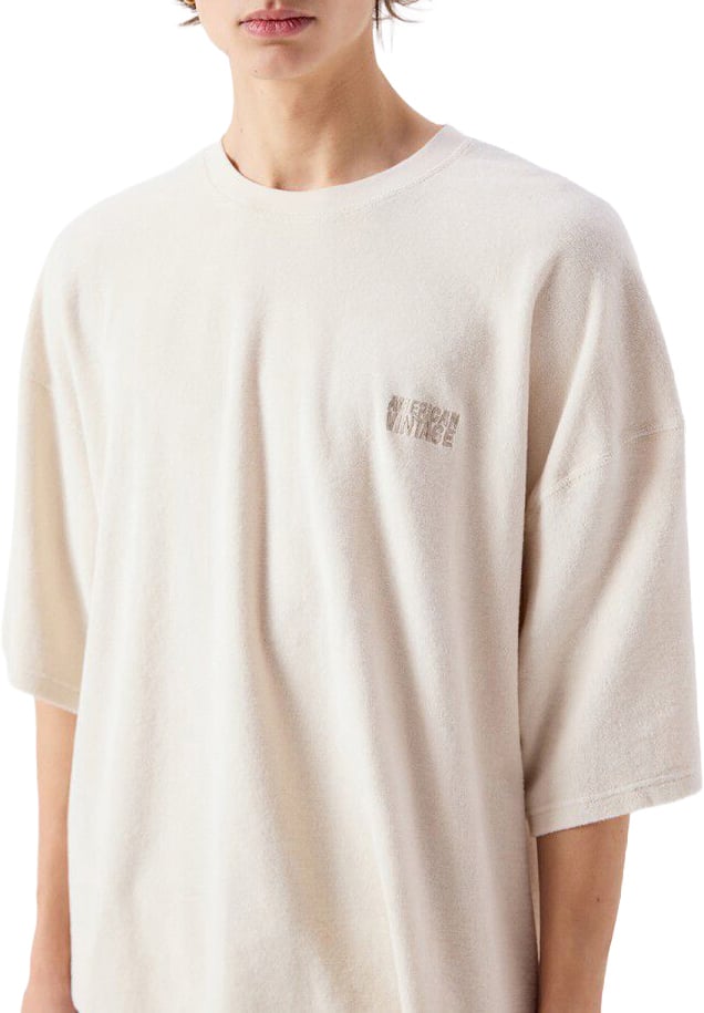 t-shirt beige