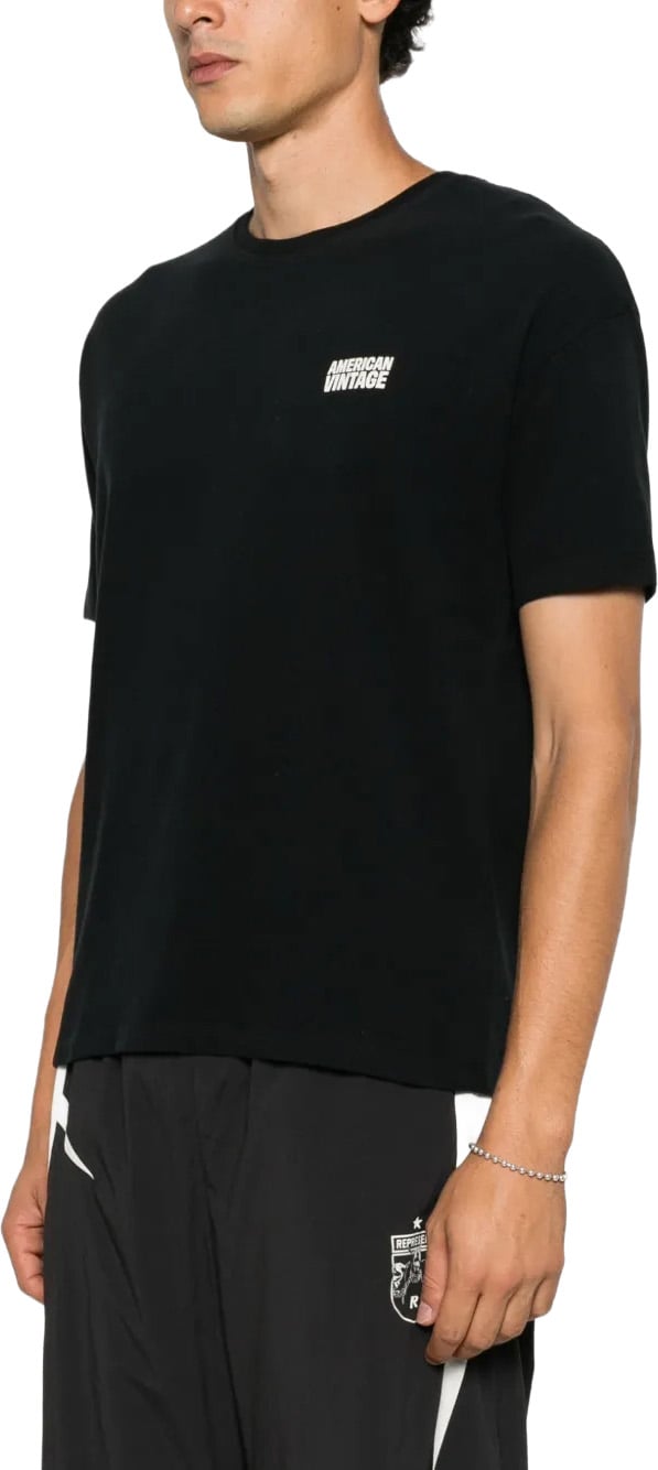 t-shirt black