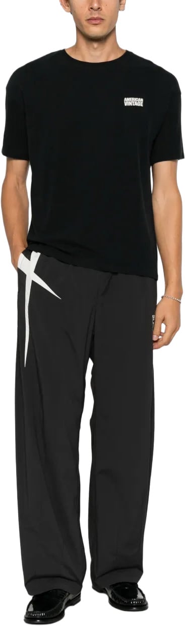t-shirt black