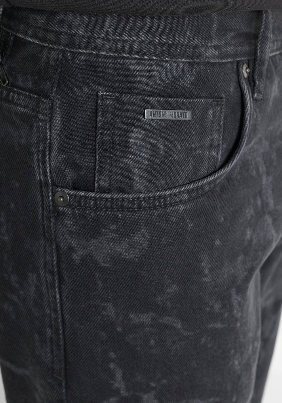 JEANS CLEVE SLIM STRAIGHT FIT IN BLACK BLACK DENIM