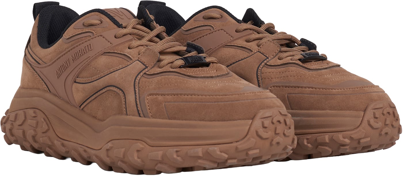 "Alain Nubuk" hazelnut sneakers in faux leather with 3D logo accents and light chunky sole