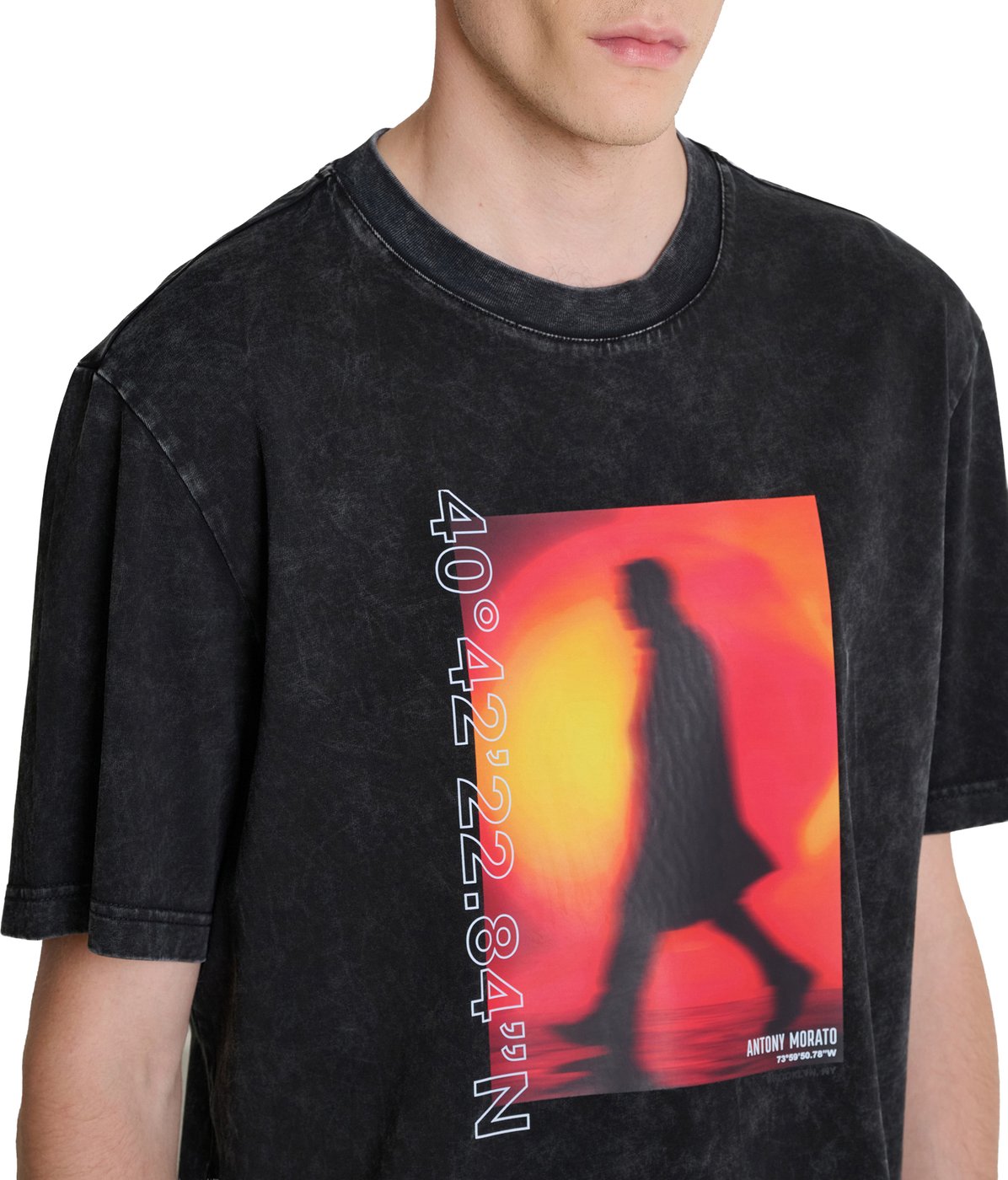 Black relaxed-fit t-shirt in cotton jersey with snow wash and photographic print