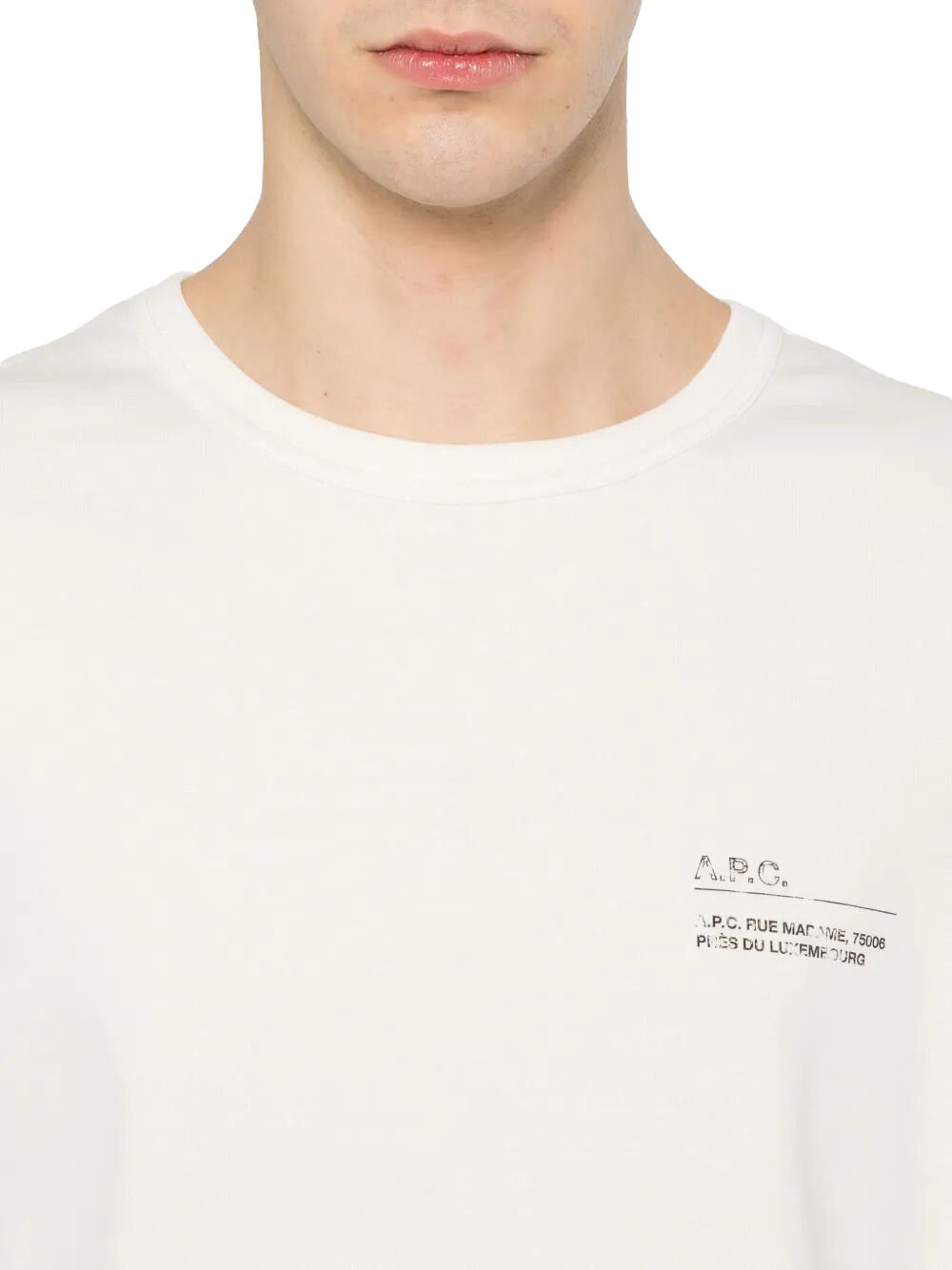 t-shirt beige