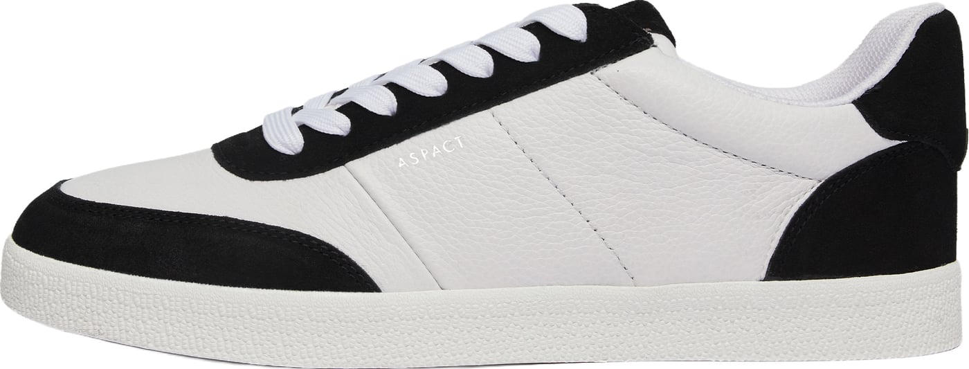 Alpha Sneaker White/Black