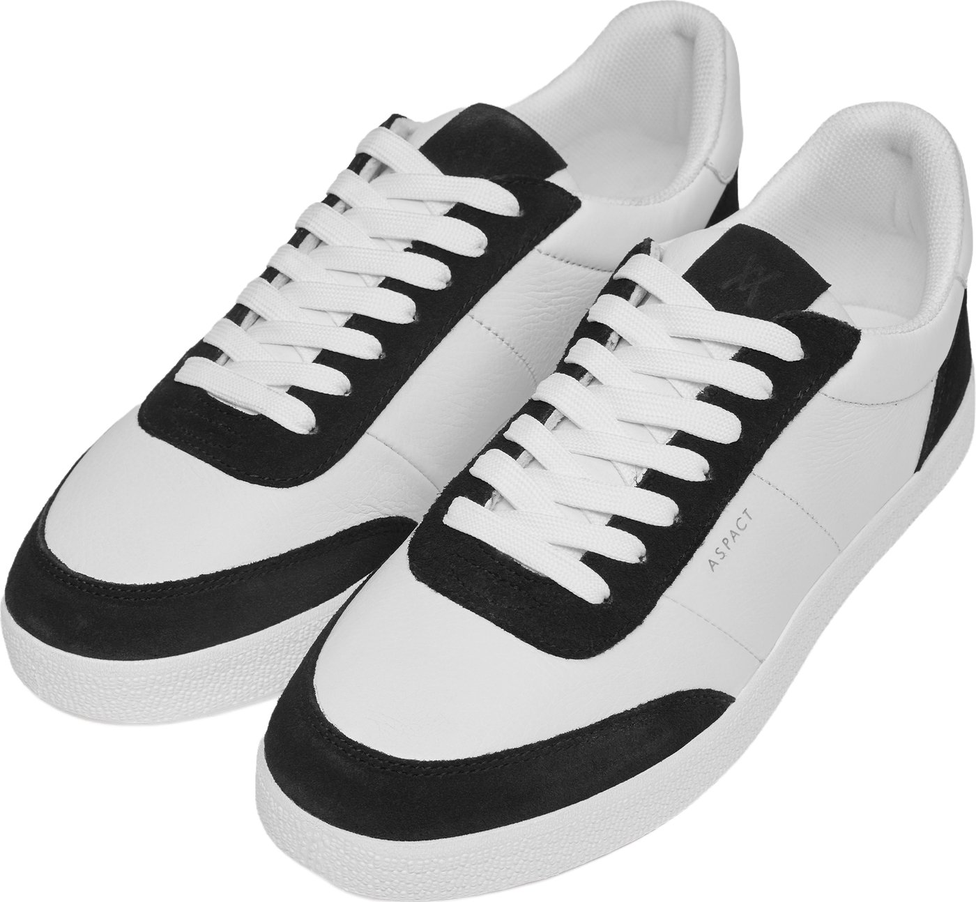 Alpha Sneaker White/Black