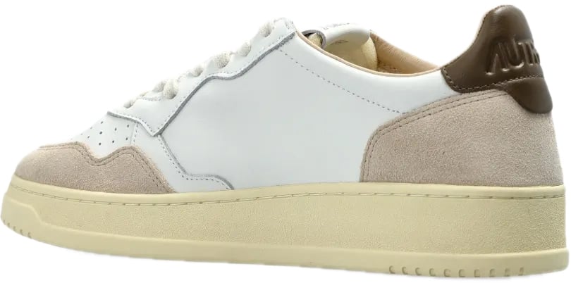 sneakers white