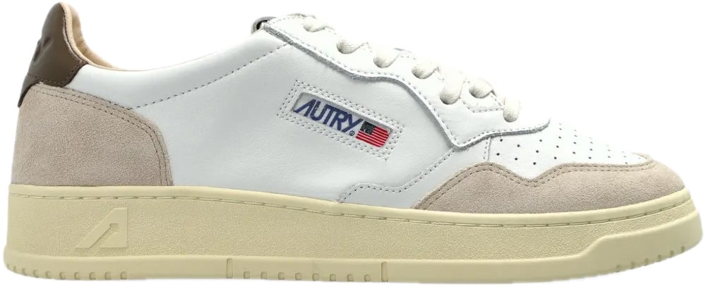 sneakers white