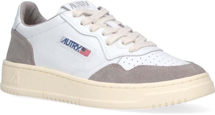 "Medalist" Low Sneakers White