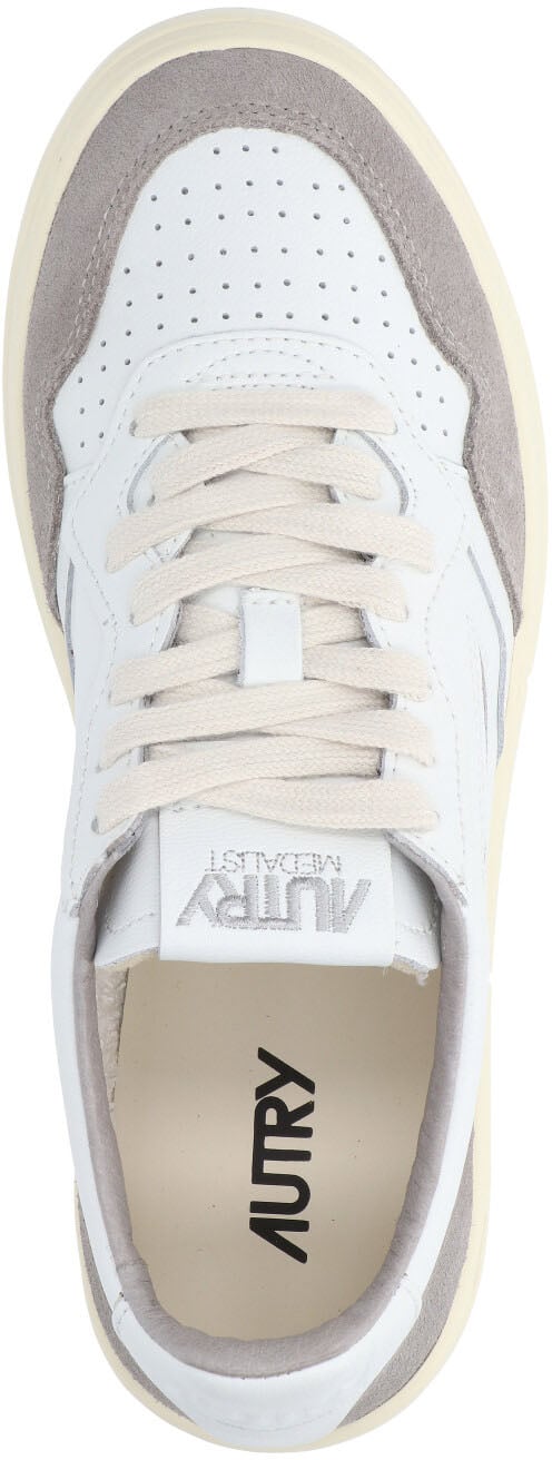 "Medalist" Low Sneakers White