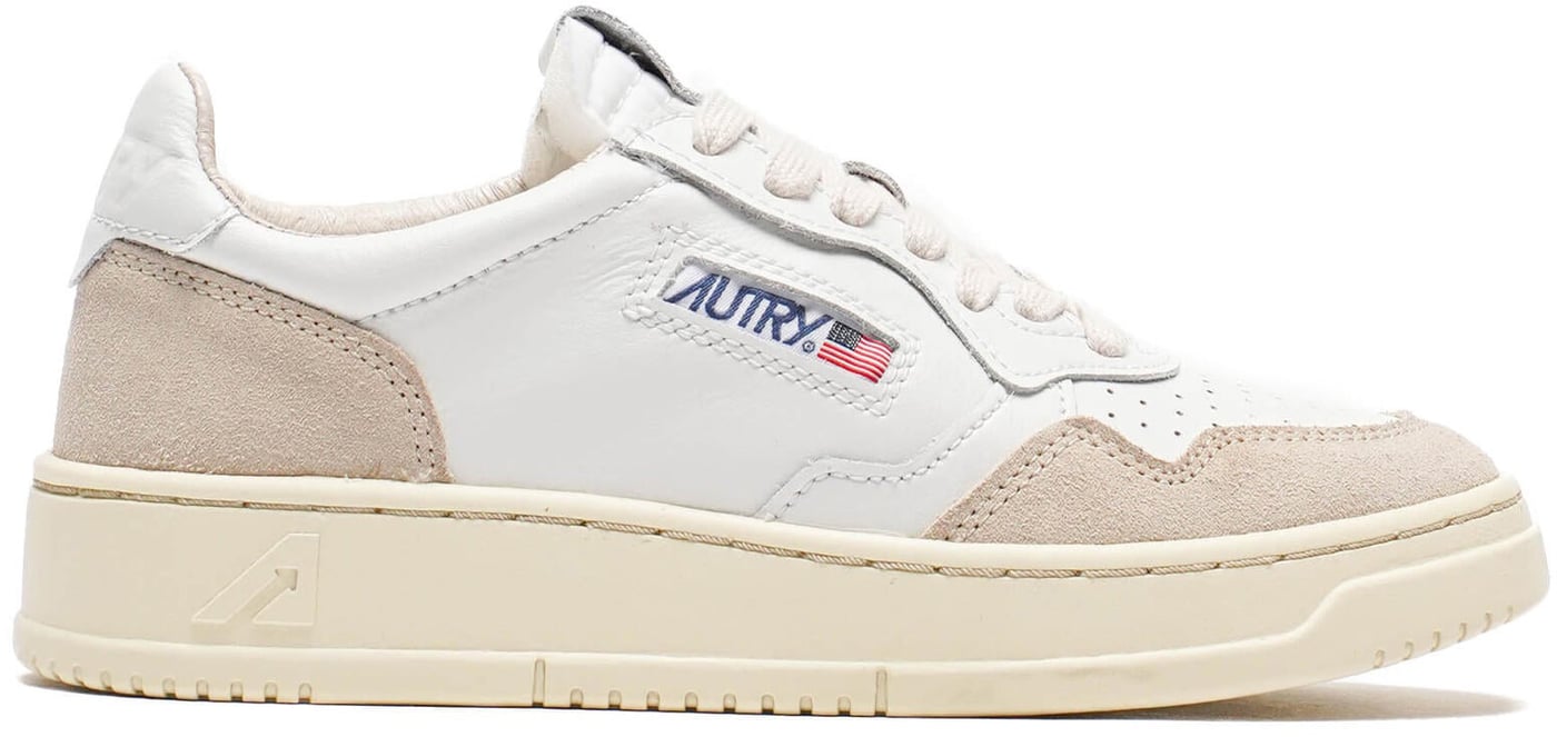 sneakers white