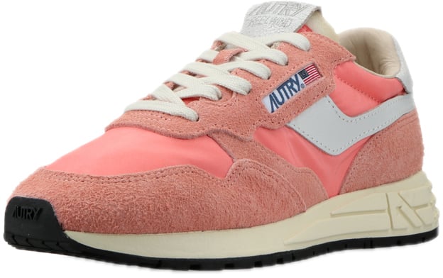 sneakers peach