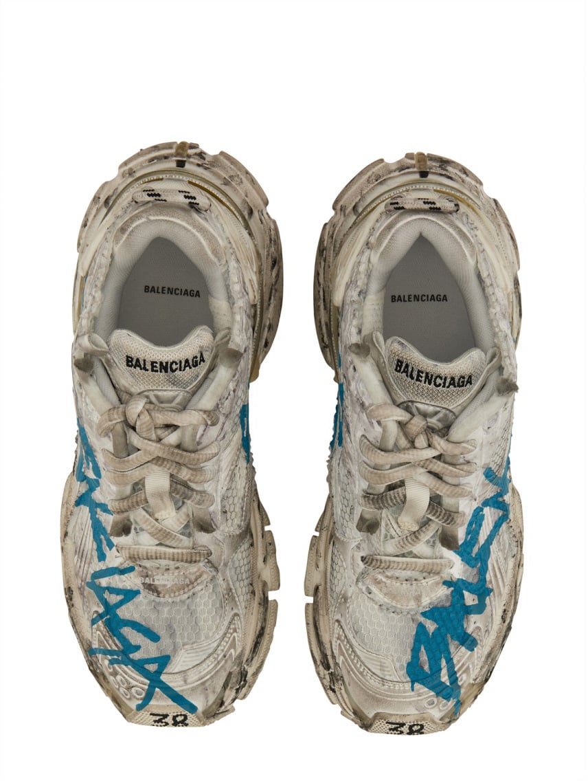 SNEAKER RUNNER