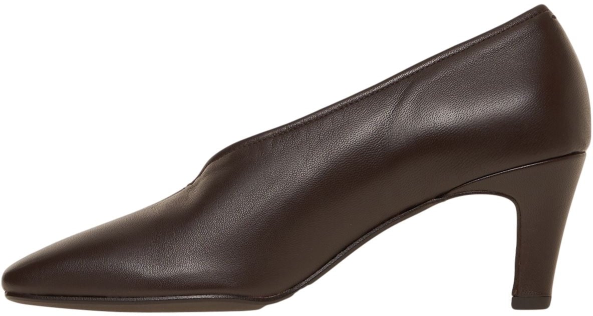 Pumps in leather