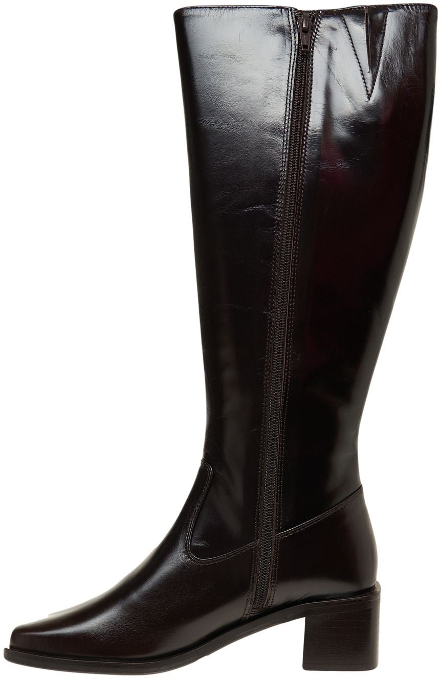 Leather boots