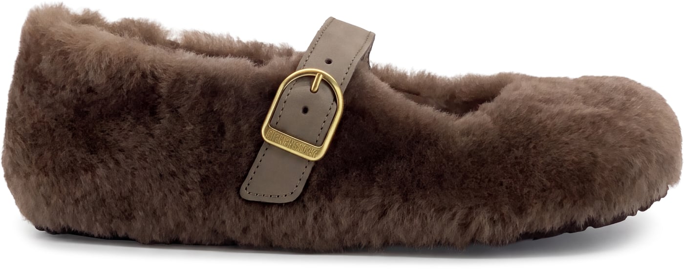 Ballerina in shearling with strap