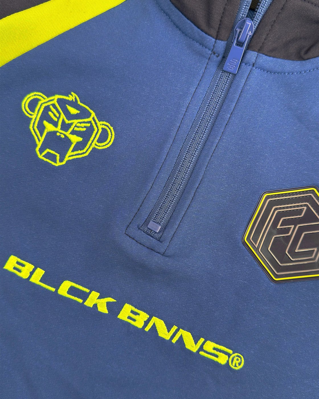 KIDS FOOTBALL TRACKSUIT