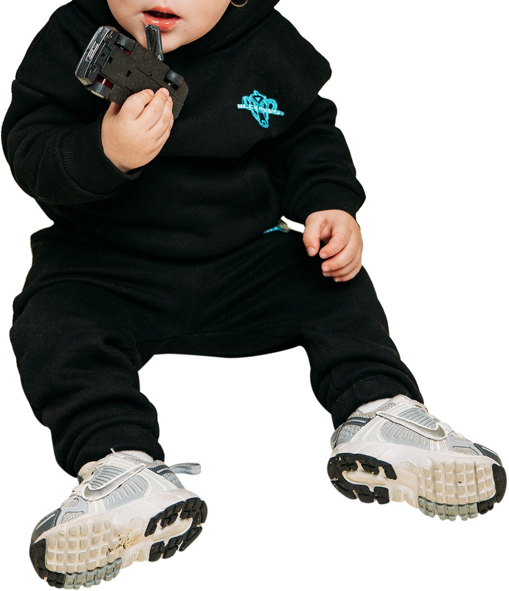 MC SKETCH SWEATSUIT