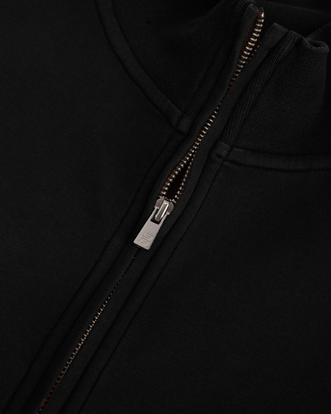 ZIPPED FLEX SUIT