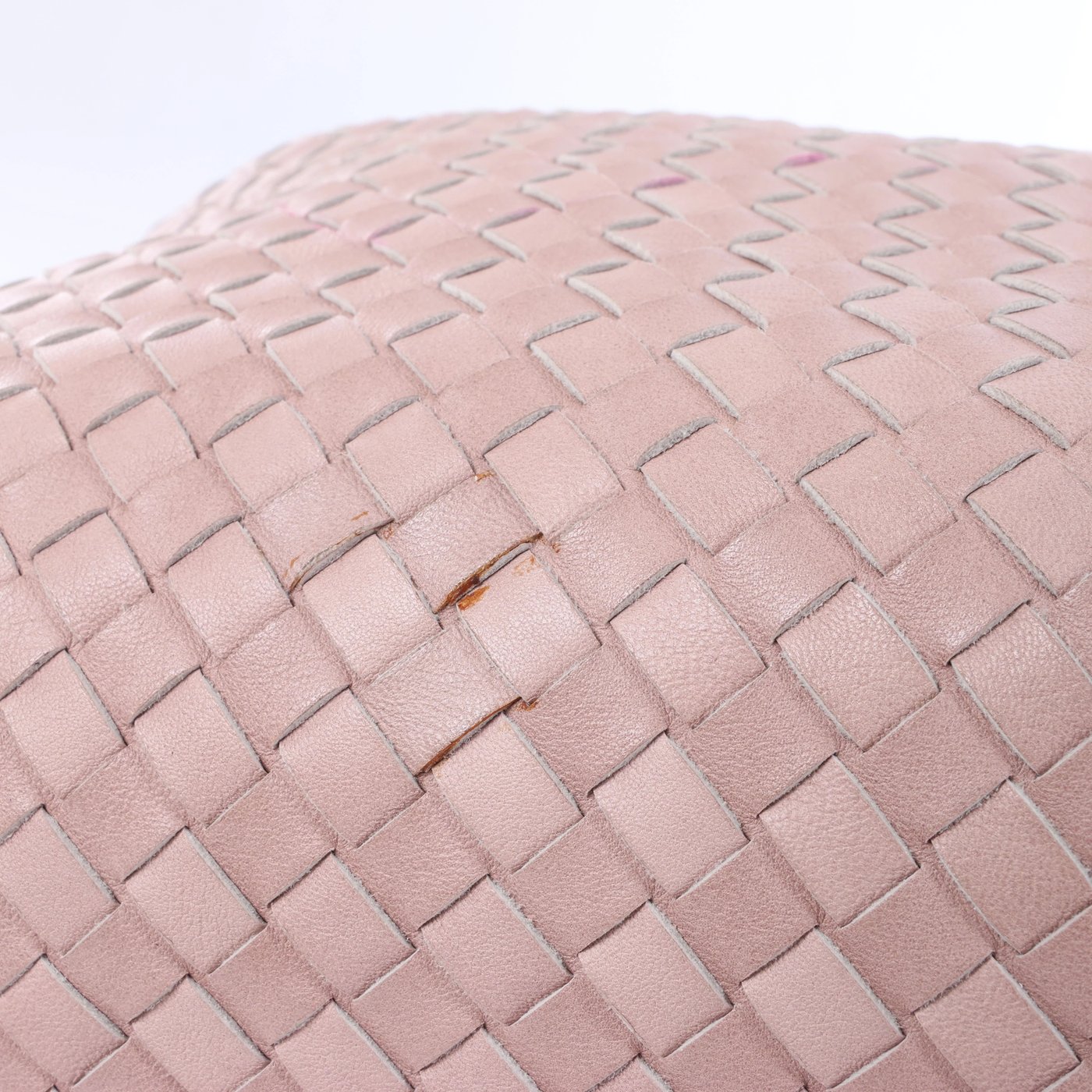 Bottega Veneta Intrecciato Leather Shoulder bag in Pink
