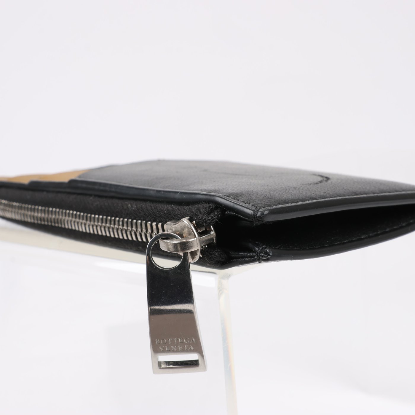 Bottega Veneta Leather Fragment Case in Black × Brown