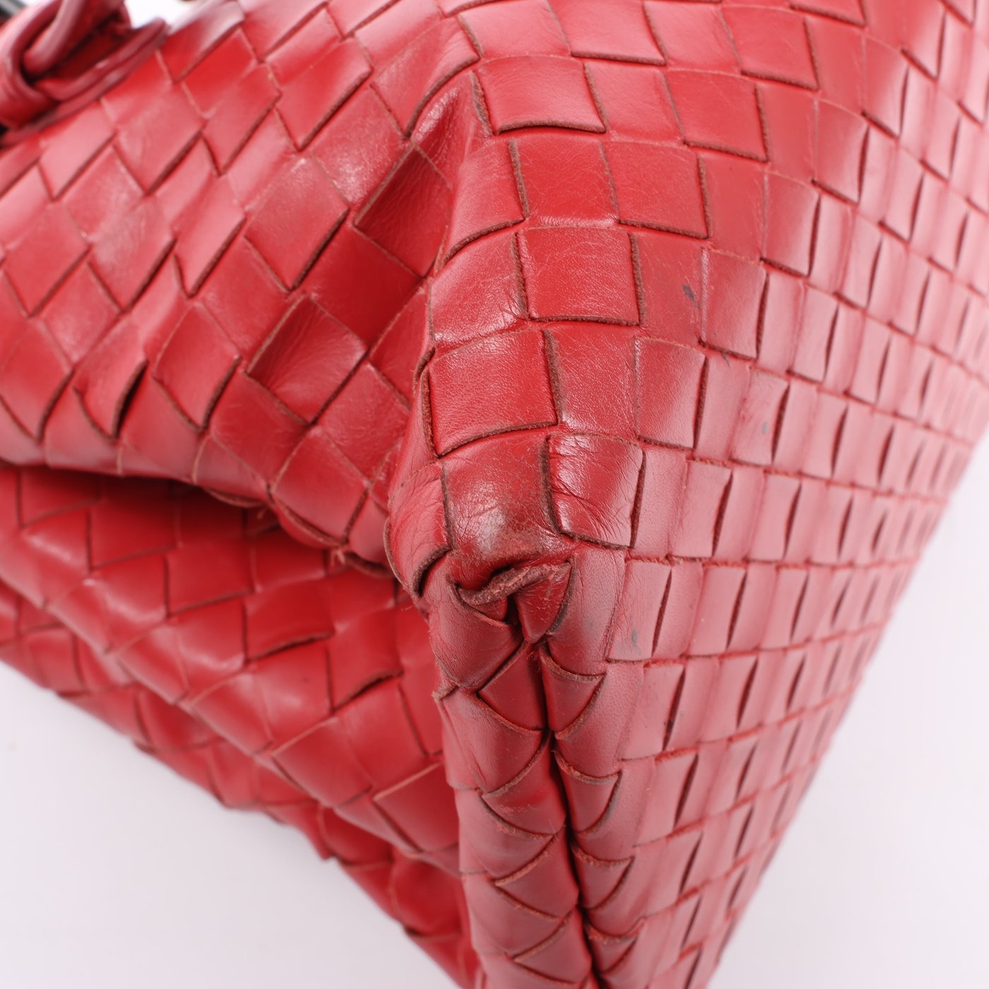Bottega Veneta Intrecciato Roma Leather Handbag in Red