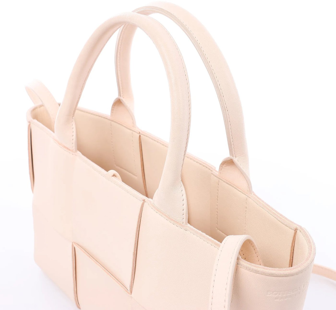 Bottega Veneta The Arco Maxi Intrecciato Leather Handbag in Pink