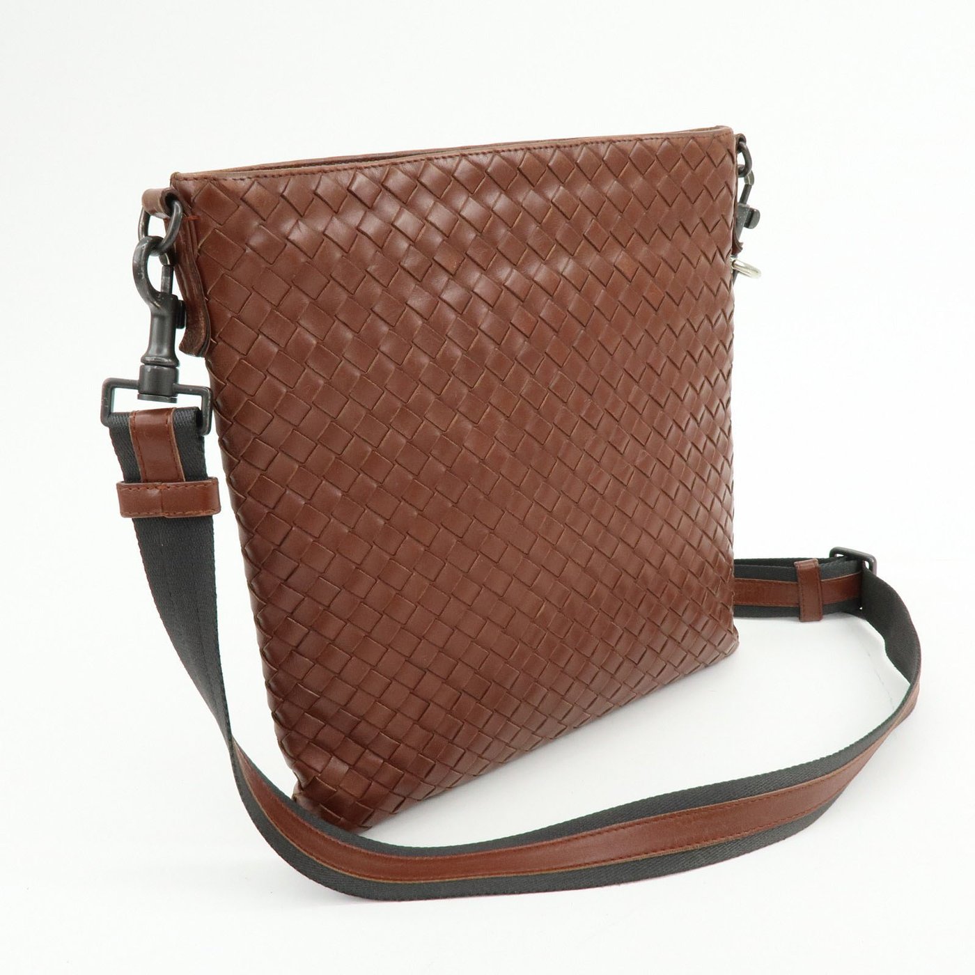 Bottega Veneta Flat Messenger Intrecciato Nappa Medium