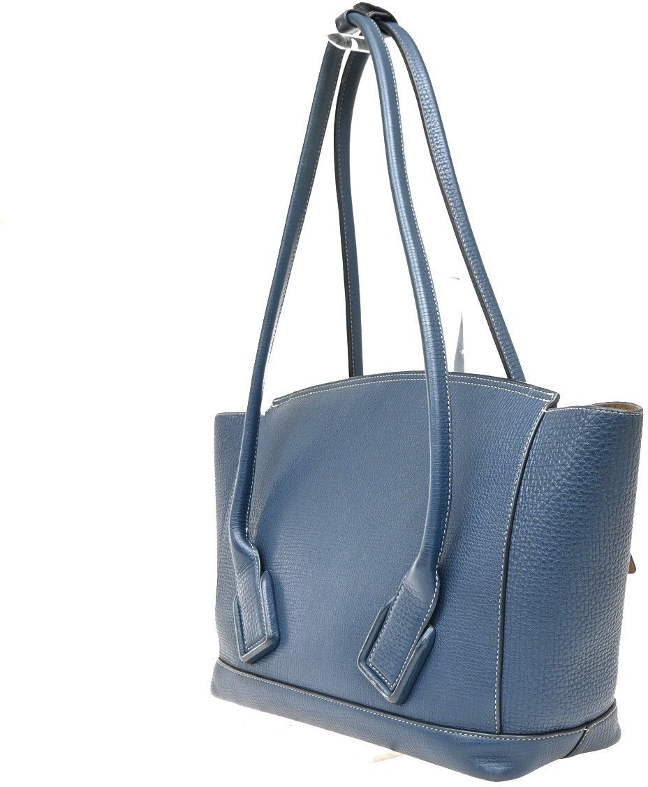 Bottega Veneta Arco Grainy Leather Medium