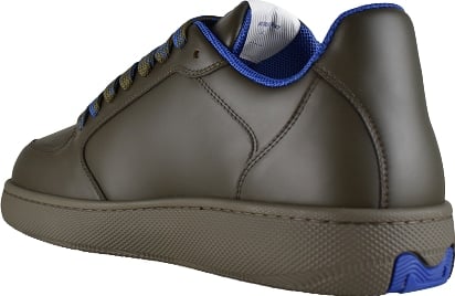 Stock sneakers - Shoe size: 42