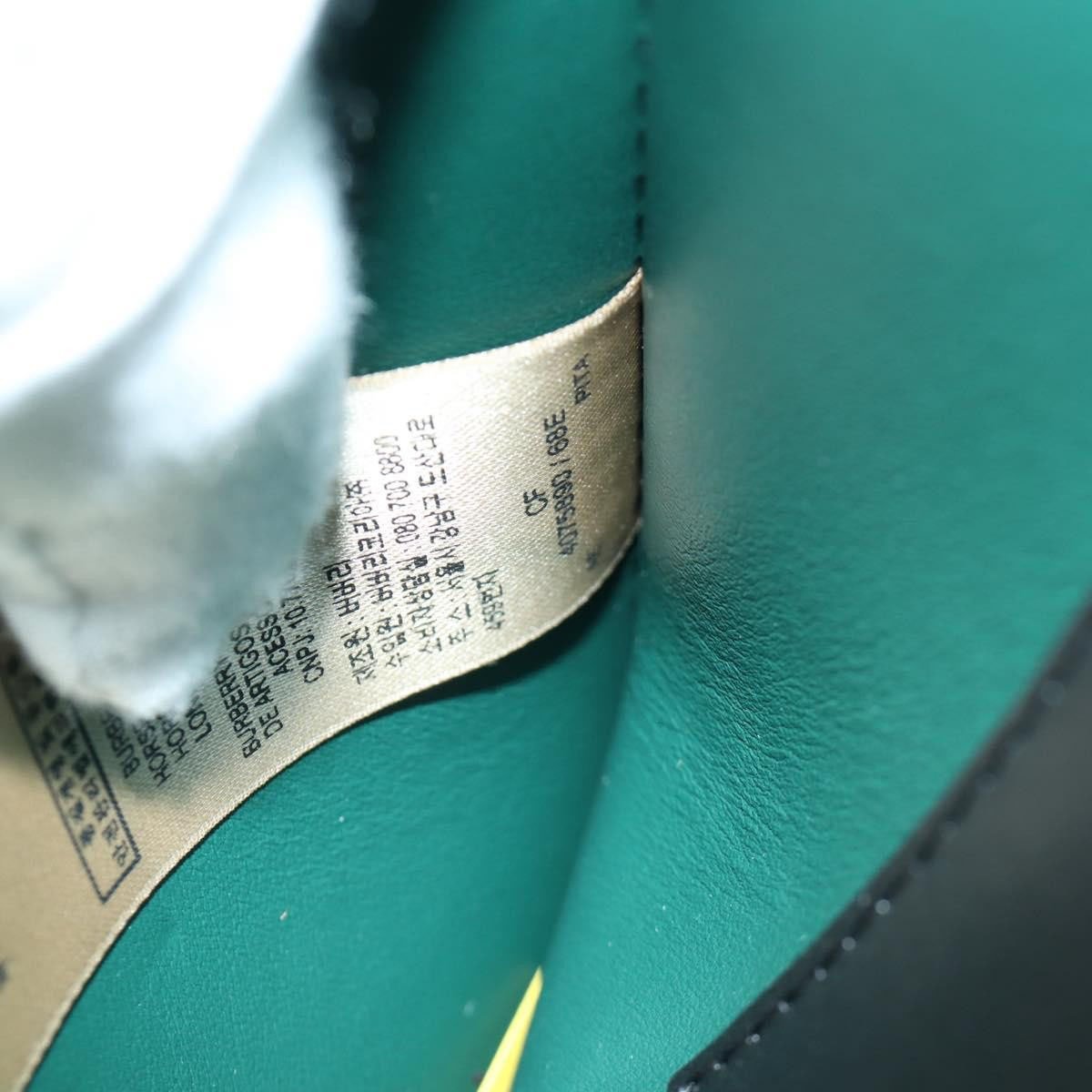 Burberry Supple Bucket Leather Medium