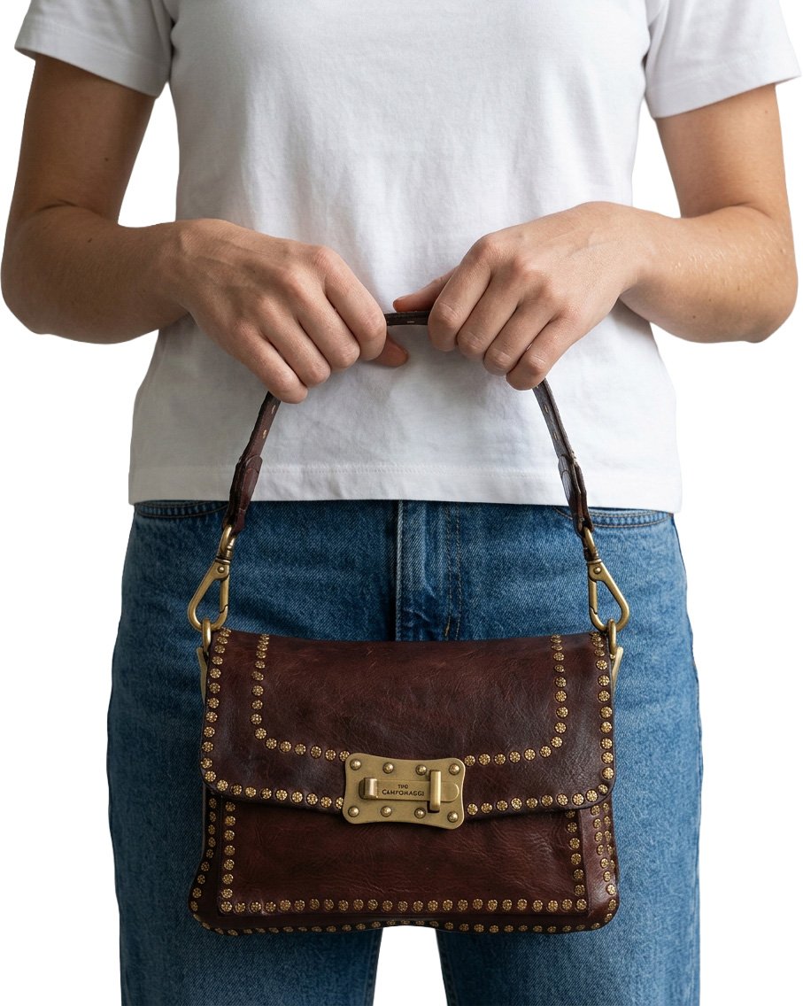 Shoulder bag in leather