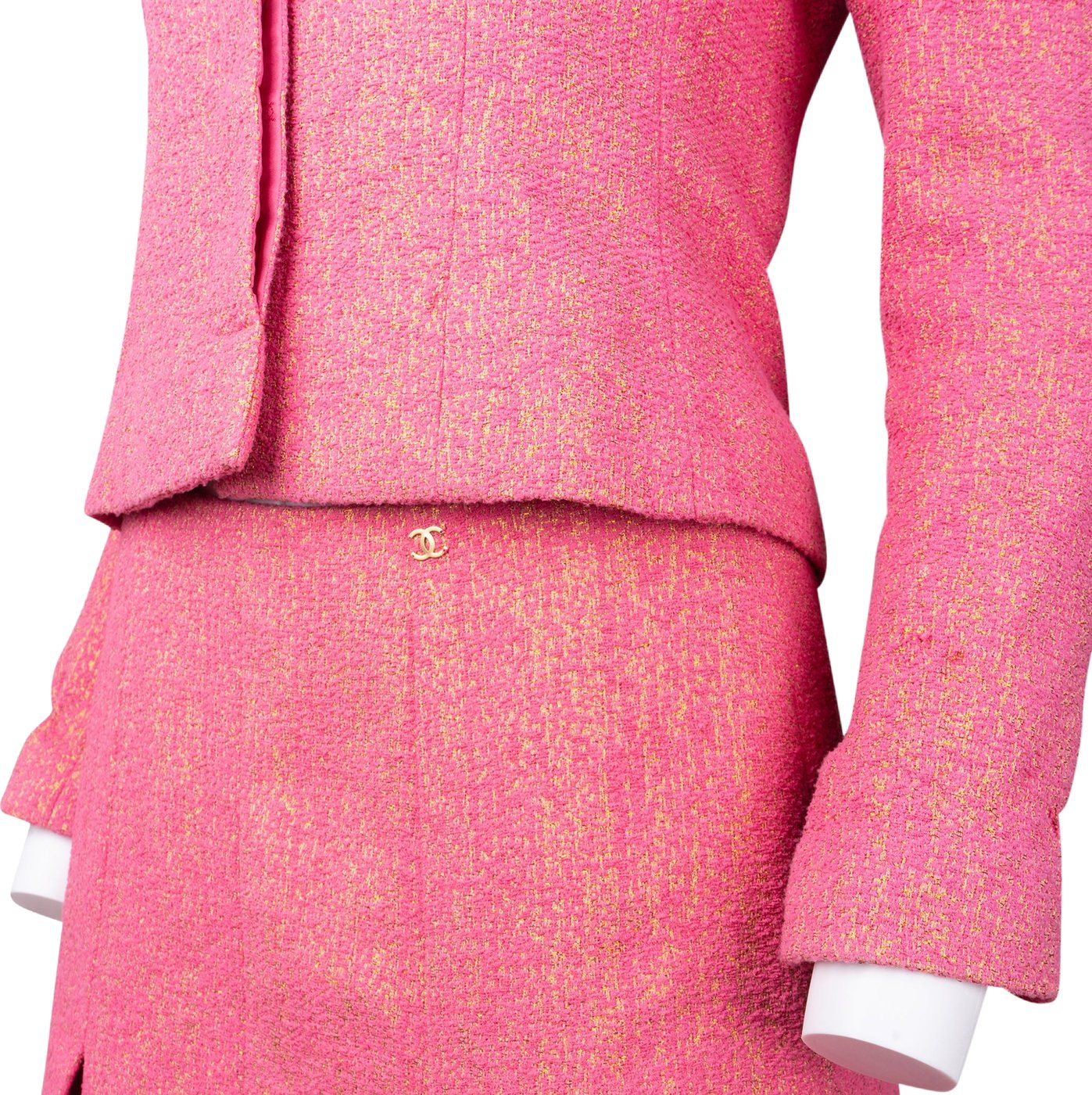Chanel Pink Shimmering Gold Tweed Costume Set (DE34 & DE40 / FR36 & FR42)