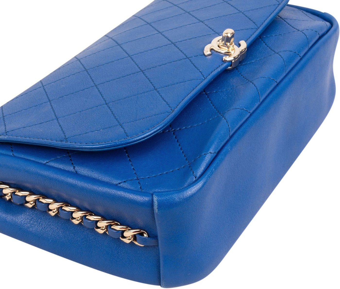 Chanel Quilted Stitched Leather Side Chain Single Flap Shoulder Bag