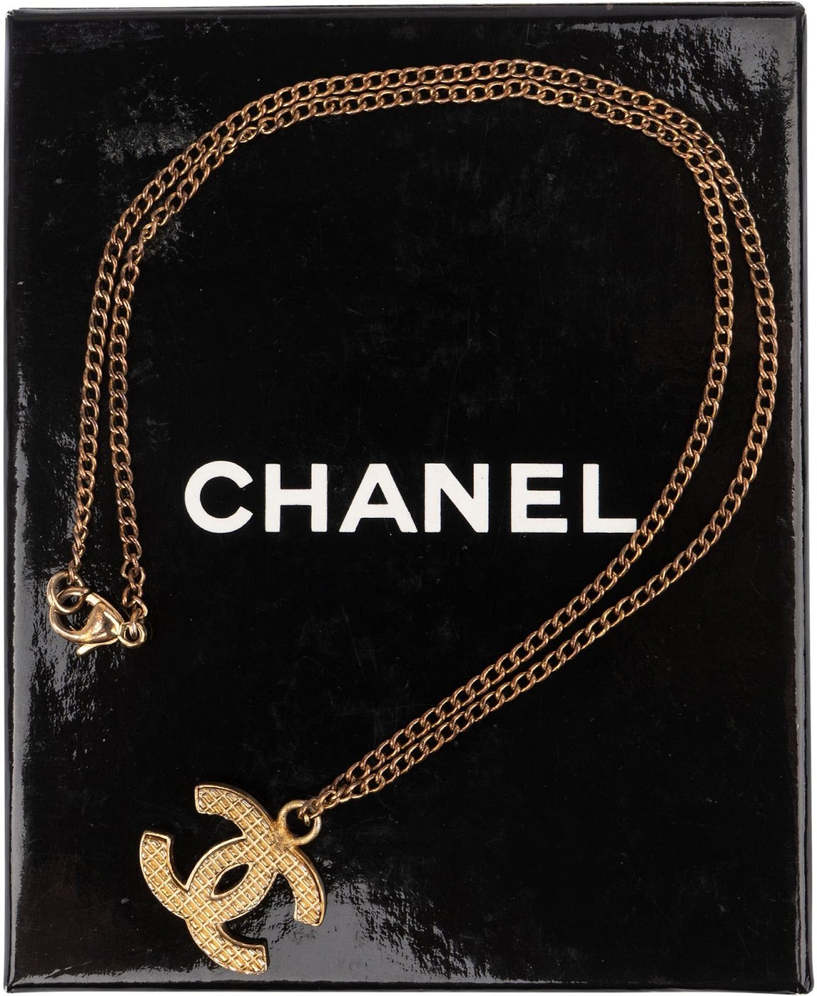 Chanel Textured CC Emblem Pendant Necklace 04C