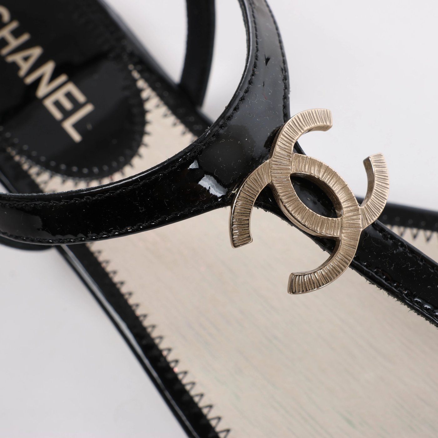 Chanel Coco Mark 14P Suede x Patent Beach Sandals in Black G28941, Size EU 38