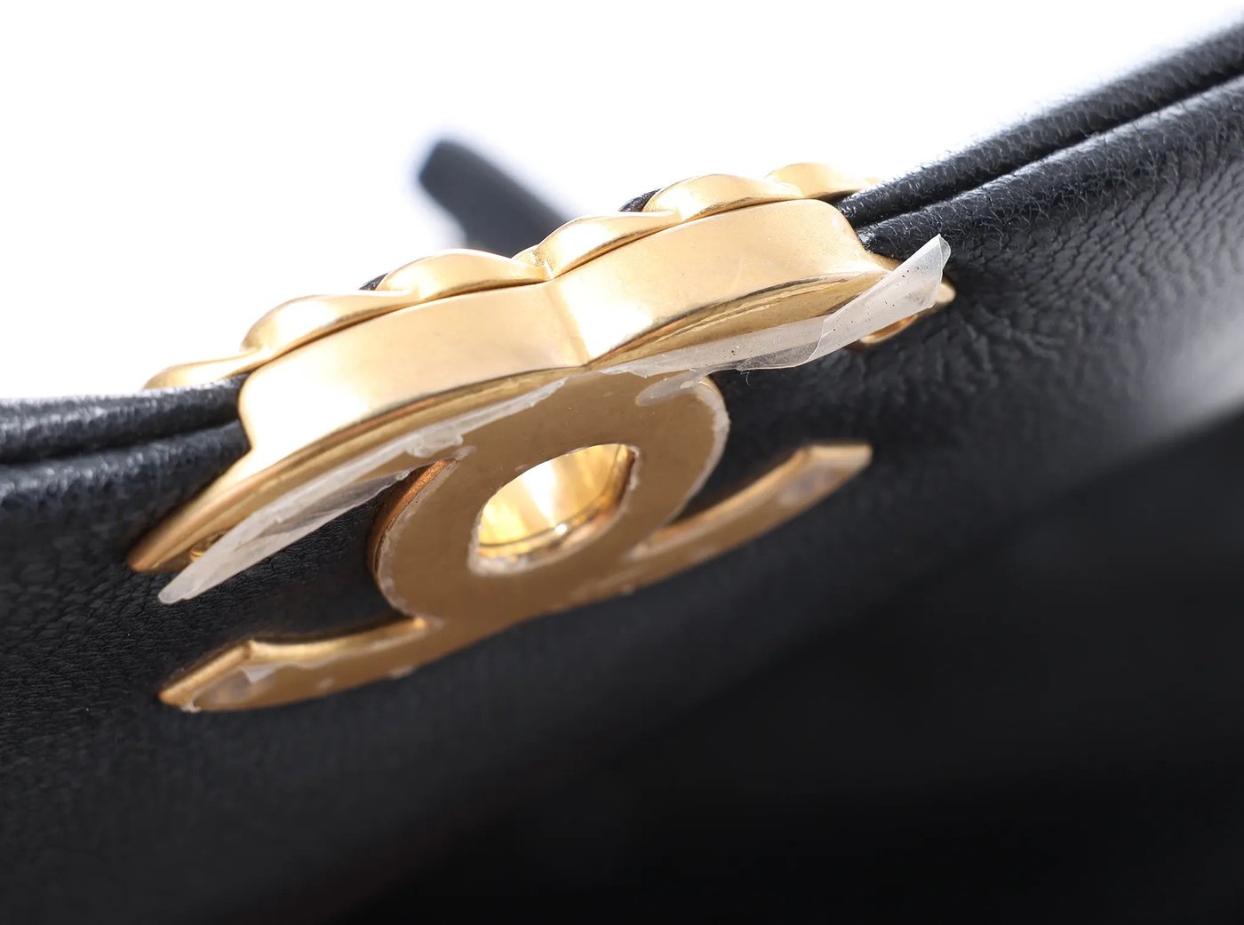 Chanel Chanel 19 Large Leather Chain Shoulder Bag in Black 30157954